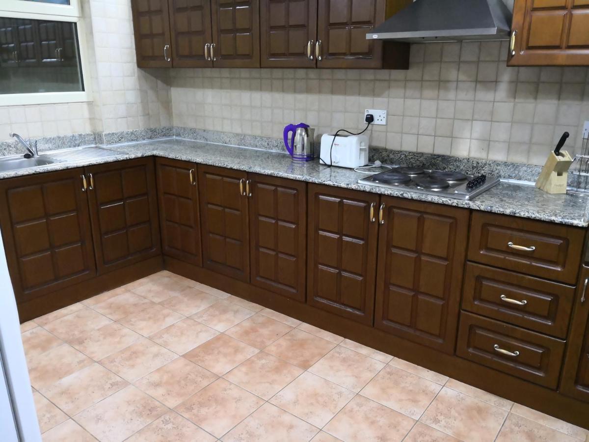 Zubara Plaza II Apartman Manáma Kültér fotó