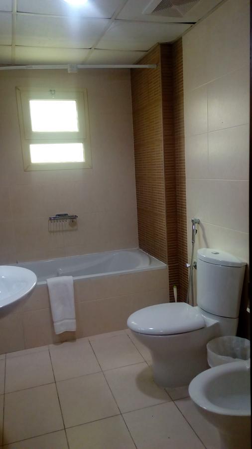Zubara Plaza II Apartman Manáma Kültér fotó