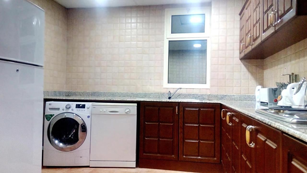 Zubara Plaza II Apartman Manáma Kültér fotó
