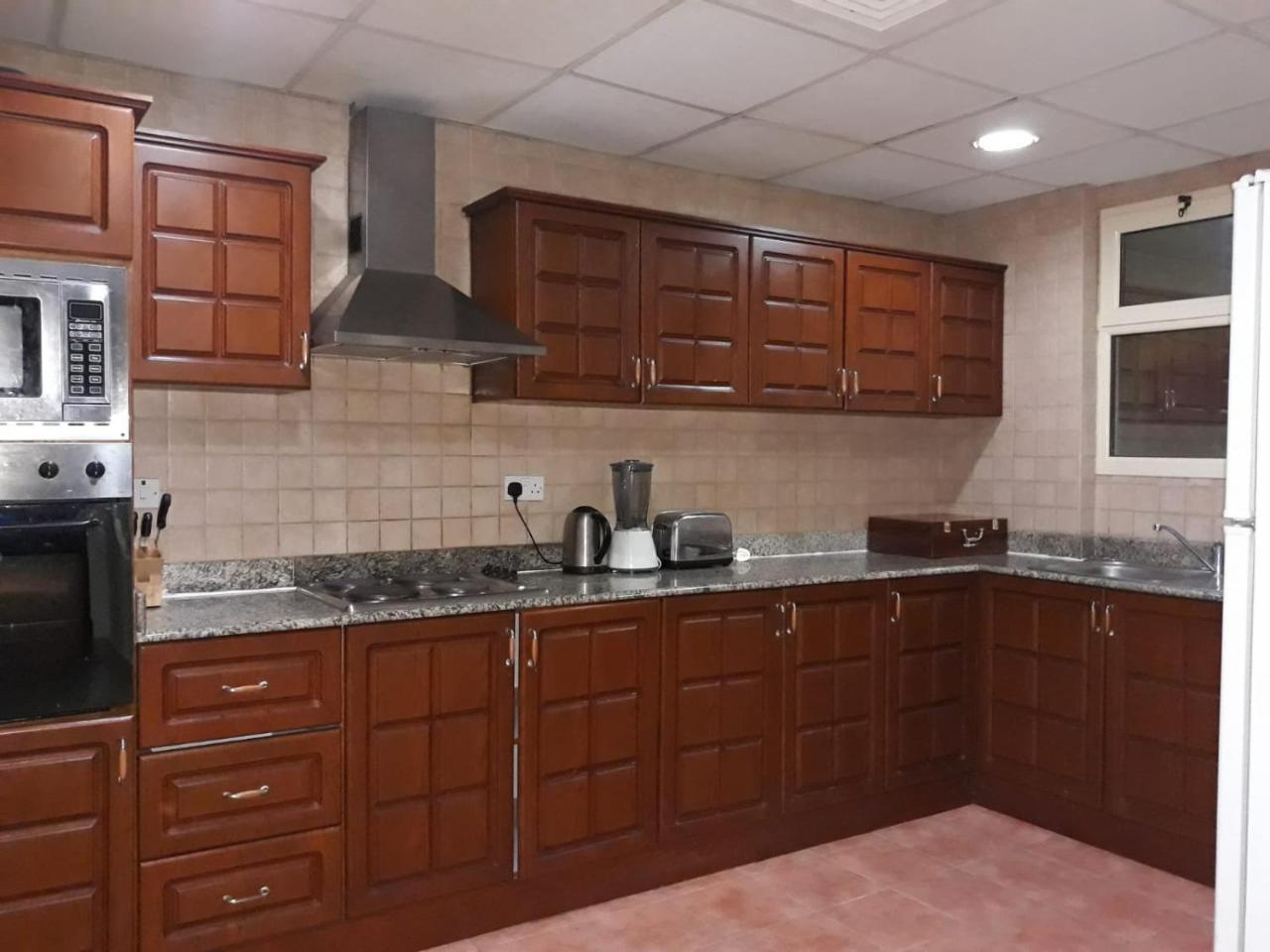 Zubara Plaza II Apartman Manáma Kültér fotó