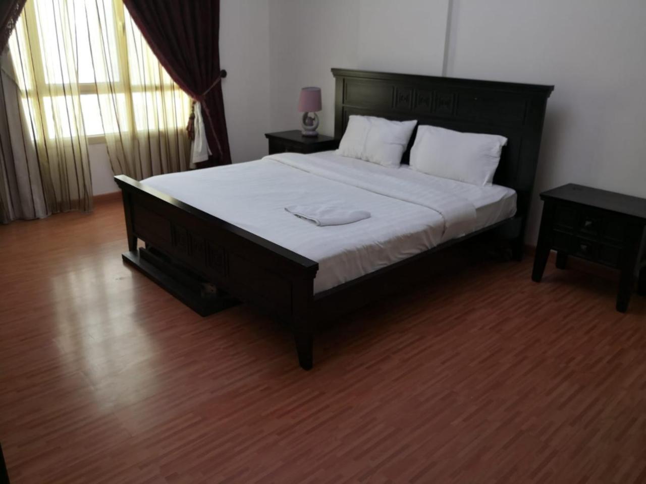 Zubara Plaza II Apartman Manáma Kültér fotó