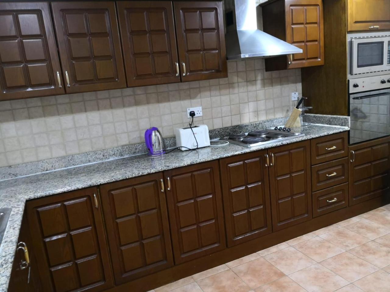 Zubara Plaza II Apartman Manáma Kültér fotó