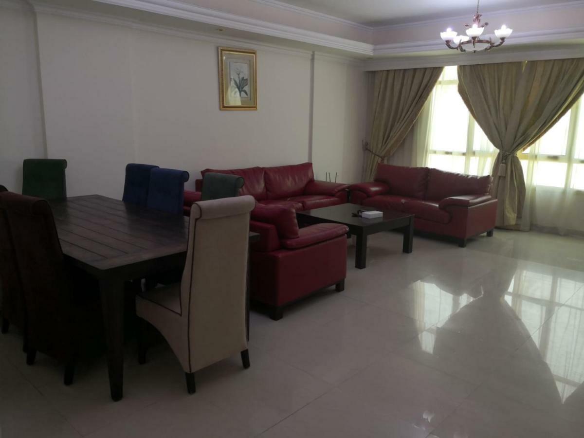 Zubara Plaza II Apartman Manáma Kültér fotó